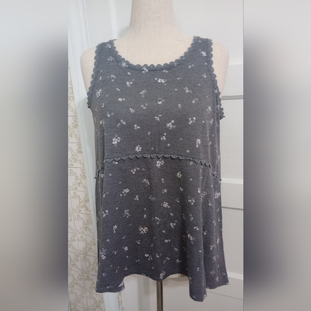Lauren Conrad Gray Floral Sleevelees